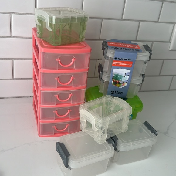 Bundle Mini Plastic Containers! - Picture 2 of 12